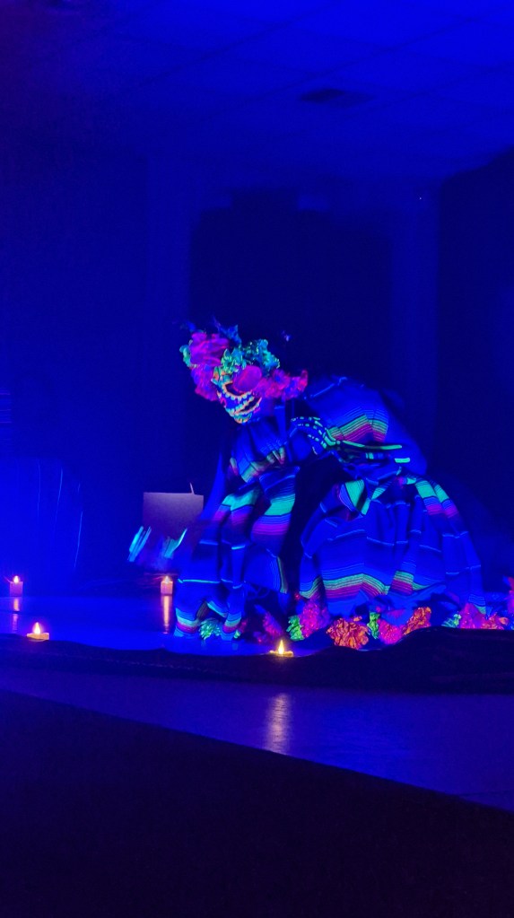 Désirée Nijiko pour son spectacle La Mort Joyeuse